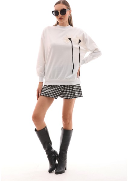 Papatya Aplikeli Sweatshırt fırsatları
