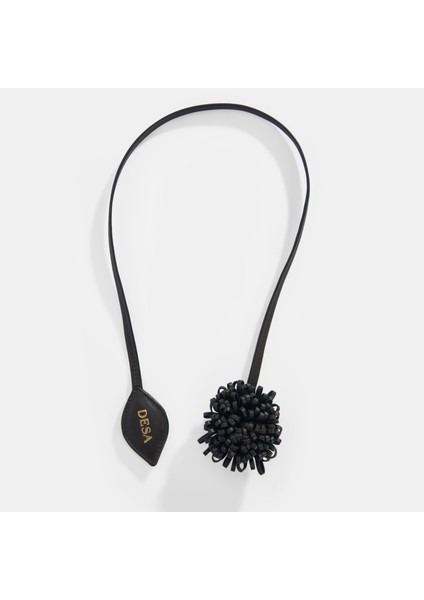 Kahve Çiçek Figürlü Monogram Detaylı Deri Charm