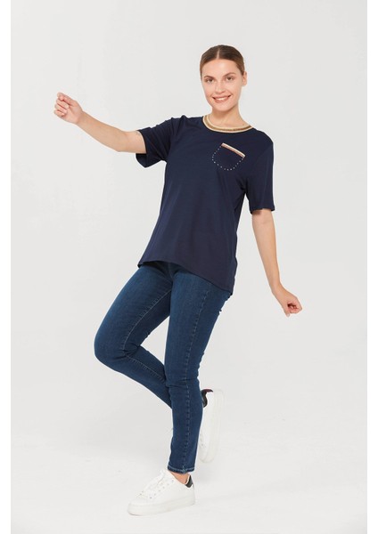 Kadın Yakası Simli T-Shirt Lacivert fiyatları