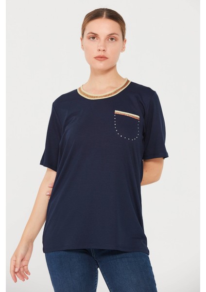 Kadın Yakası Simli T-Shirt Lacivert fırsatları