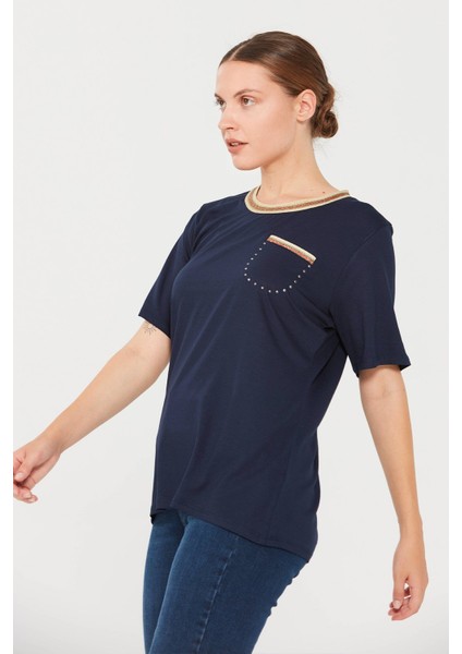 Kadın Yakası Simli T-Shirt Lacivert indirimleri
