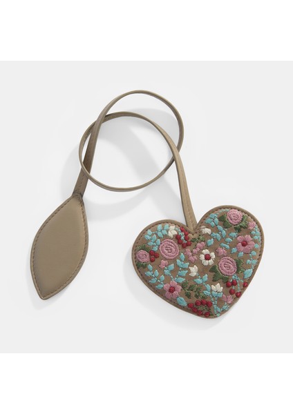 Kalp Figürlü Deri Charm