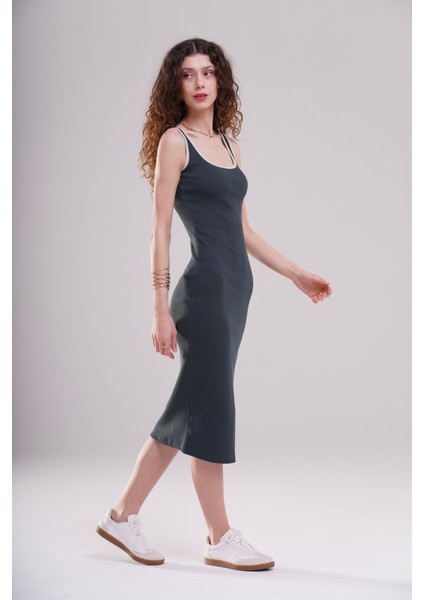 Kadın Koyu Yeşil Askılı Midi Elbise