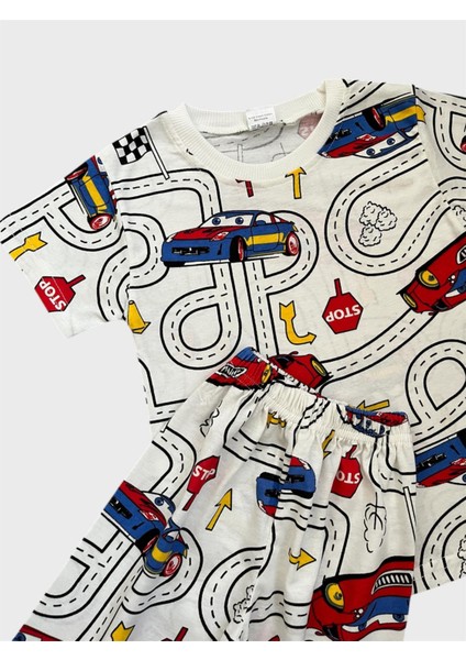 Erkek Çocuk Pamuklu Beyaz Araba Yol Desenli Kısa Kollu Şortlu Yazlık Pijama Takımı