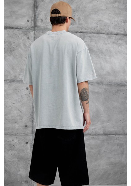 Gri Love Money Yazılı Yıkamalı Oversize Tshirt fırsatları