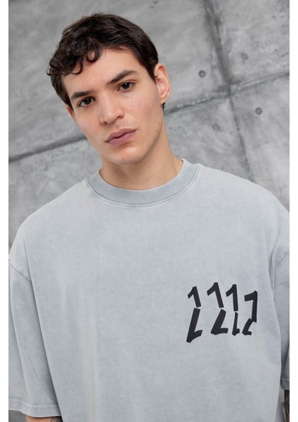 Gri 1111 Yazılı Yıkamalı Oversize Tshirt fiyatları