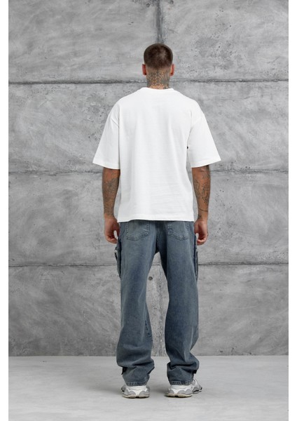 Beyaz Figür Baskılı Oversize Tshirt indirimleri