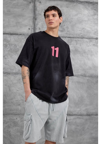 Siyah M11 Yazılı Oversize Tshirt fırsatları