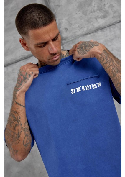 Mavi Parça Detaylı Yıkamalı Oversize Tshirt fırsatları