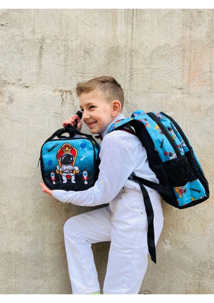 Waddell Lisanslı Siyah-Mavi Astronot Desenli Okul Sırt Çantası & Beslenme Çantası