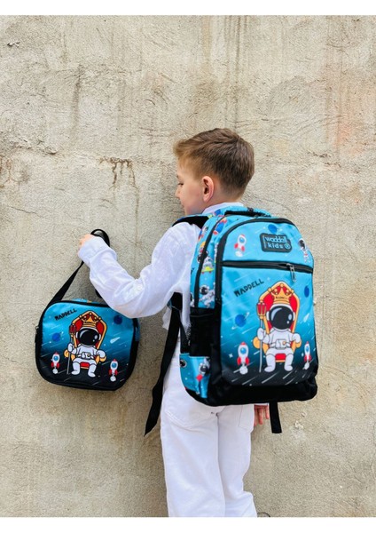 Waddell Lisanslı Siyah-Mavi Astronot Desenli Okul Sırt Çantası & Beslenme Çantası fırsatları