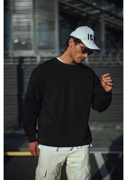 Kışlık Bisiklet Yaka Üç Iplik Basic Sweatshirt - Siyah