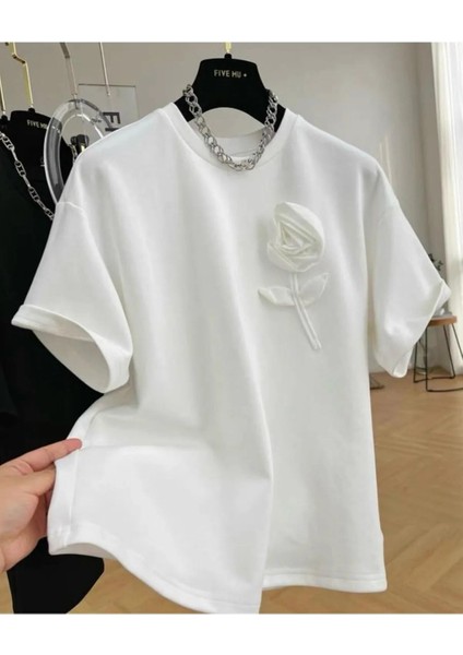 Gül Detaylı Yeni Sezon Basıc T-Shirt