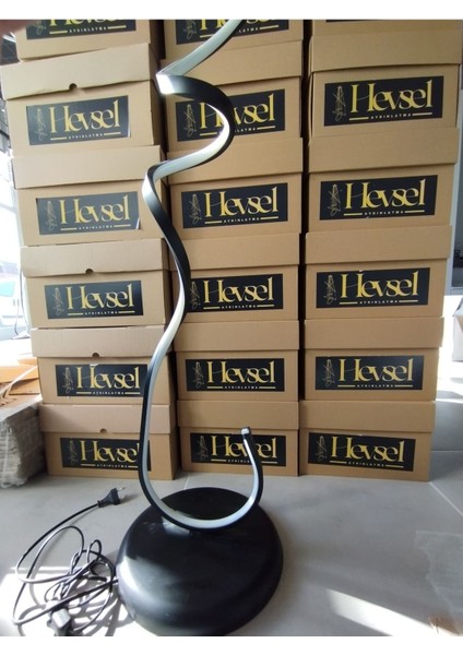 Modern LED Lambader Model-2 Siyah Gövde, Beyaz Işık Rengi