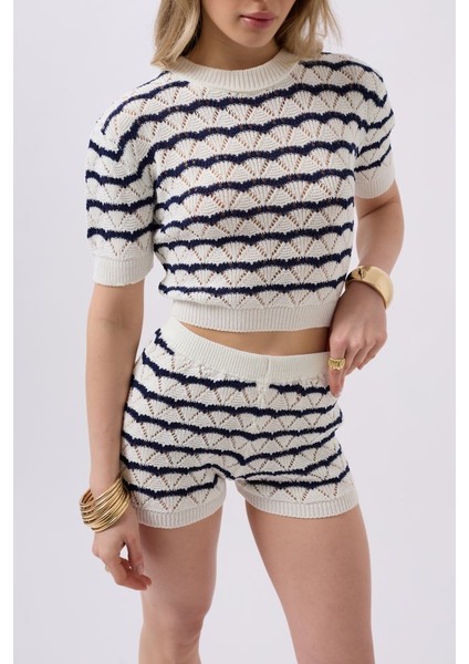 Örgü Detay Çizgili Crop Bluz fırsatları