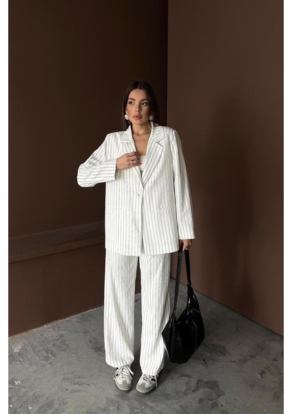 Beyaz Çizgili Ceket ve Pantolon Takım modelleri