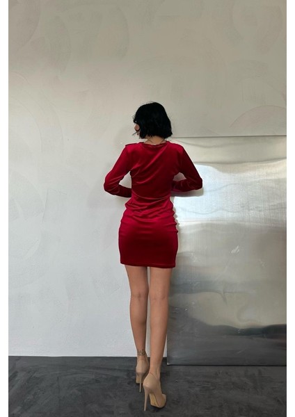 Kırmızı Yaka ve Kol Dantelli Mini Elbise