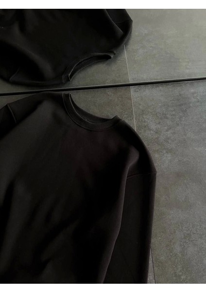 Kışlık Bisiklet Yaka Üç Iplik Basic Sweatshirt - Siyah