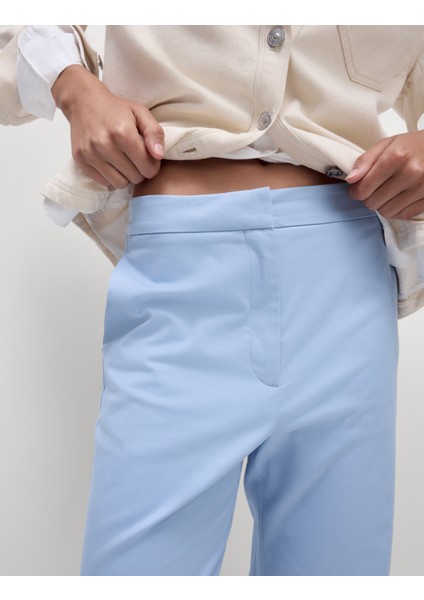 Pamuk Karışımlı Bilekte Biten Düz Paça Pantolon fırsatları