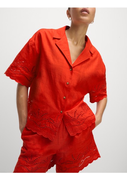 Saf Pamuklu Broderie Yaka Düğmeli Plaj Gömleği