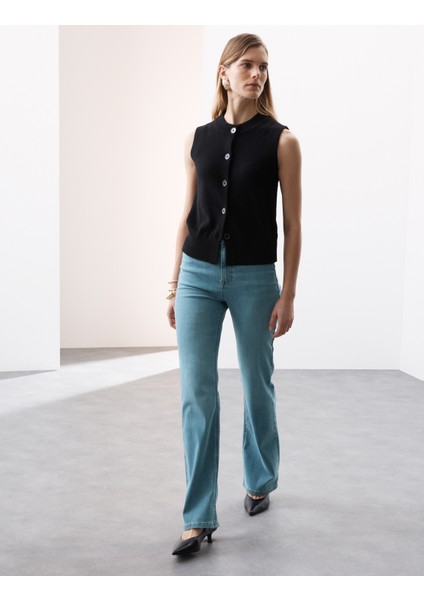 Lyocell Karışımı Yüksek Bel Flared Jeans fiyatları