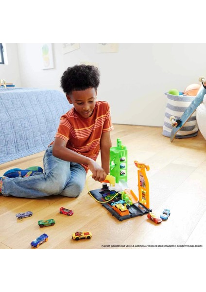 Hot Wheels Elektrikli Araç Şarj Istasyonu Oyun Seti HTN79 fırsatları