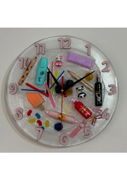 Kıds - Eğlenceli Objelerle Tasarlanmış Epoksi Çocuk Duvar Saati - Pembe Renk Rakamlı - 30 cm