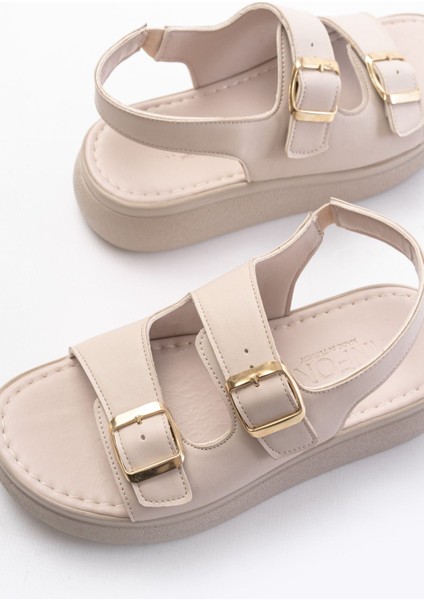 24413-572 Bej Günlük Dolgu Topuk Toka Aksesuarlı Kadın Sandalet modelleri