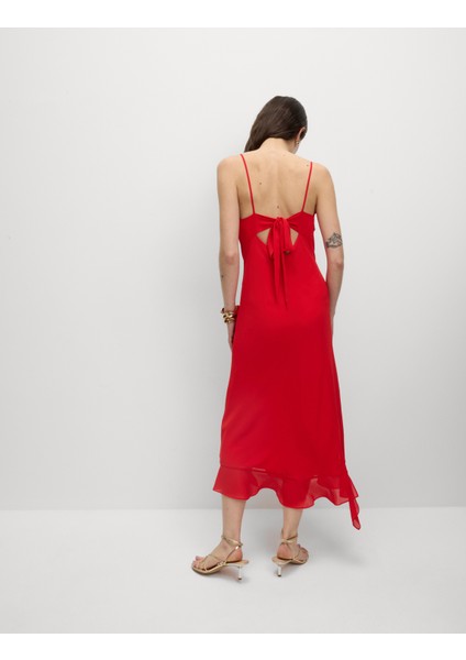 Dökümlü Yakalı Midaxi Askılı Elbise indirimleri