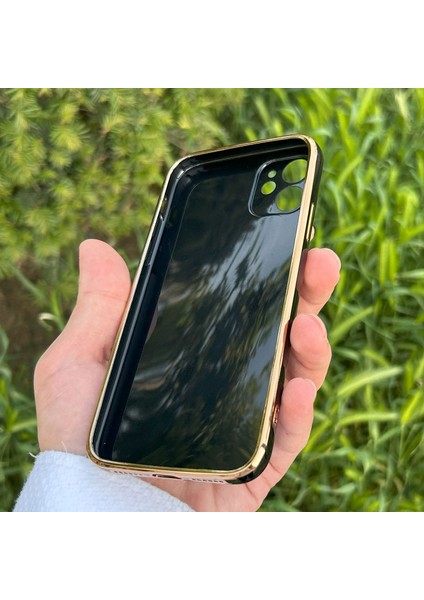 Apple iPhone 11 Kılıf Kenar Detaylı Yumuşak Parlak Silikon fırsatları