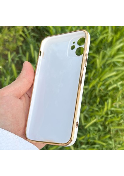 Apple iPhone 11 Kılıf Kenar Detaylı Yumuşak Parlak Silikon fırsatları