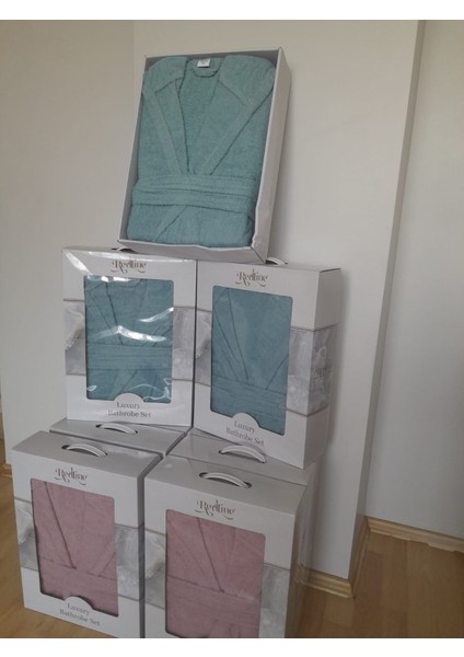 Tek Kişilik Kapşonlu Kutulu Lux Bornoz/Luxury Bathrobe Set