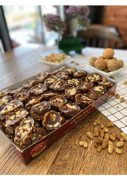 Gümüşhane Pikolalı Dut Kömesi(Içi Ceviz Dışı Fındık)