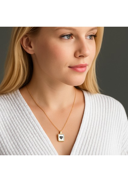 Kare Içinde Kalpli Çelik Kolye fiyatları