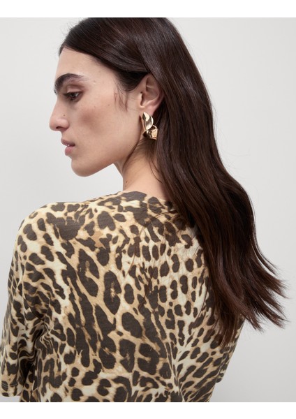 Pamuklu Desenli Kısa Kollu T-Shirt fırsatları