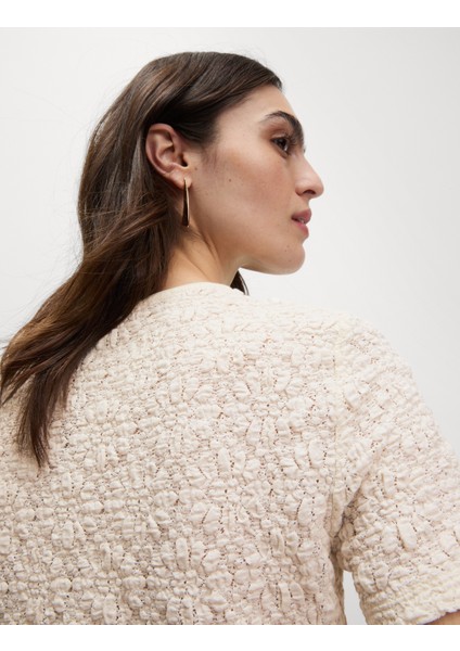 Pamuklu Dokulu Kısa Kollu T-shirt fiyatları