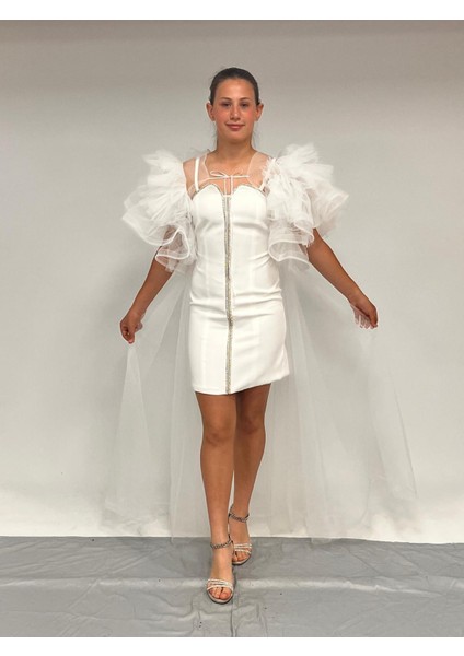 Kız Çocuk Abiye Krem Krep Kumaş Askılı Taş Şerit Işlemeli Kolları Farbalı Çıkabilen Pelerin Detaylı Illüzyon Yaka Abiye Elbise 10-15 Yaş