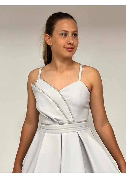 Kız Çocuk Abiye Kısa Gri Krep Kumaş Askılı Asimetrik Yaka Şerit Taş Detaylı Erkut Abiye Elbise 10-15 Yaş modelleri