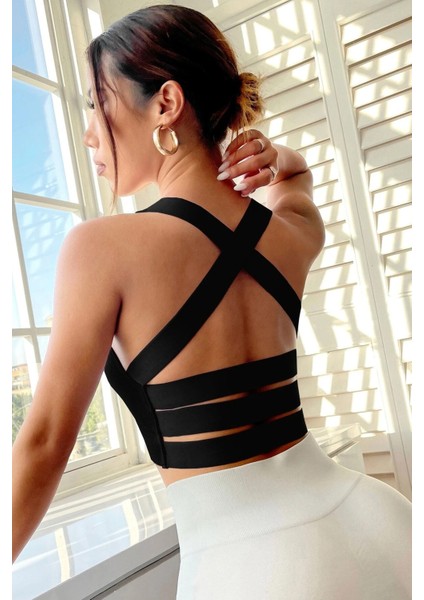 Kadın Siyah Sırtı Çapraz Lastik Detaylı Crop Top Bluz