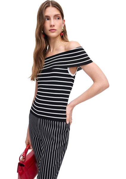Siyah Beyaz Triko Slim Fit Kayık Yaka Triko modelleri