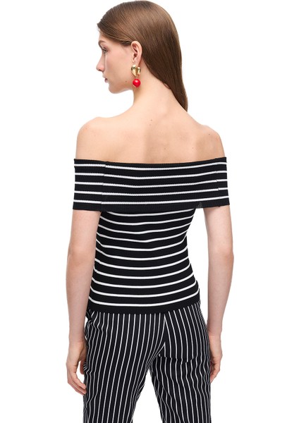 Siyah Beyaz Triko Slim Fit Kayık Yaka Triko indirimleri