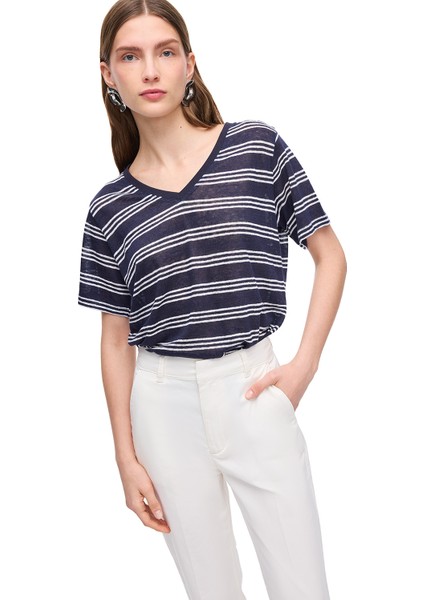 Nebula Beyaz Renk Regular Fit V-Yaka Düşük Kollu Tişört fırsatları