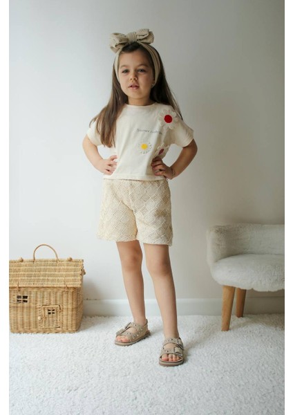 Kız Çocuk Çiçek Detaylı Krem Yazlık Takım Alt Üst 2’li Takım