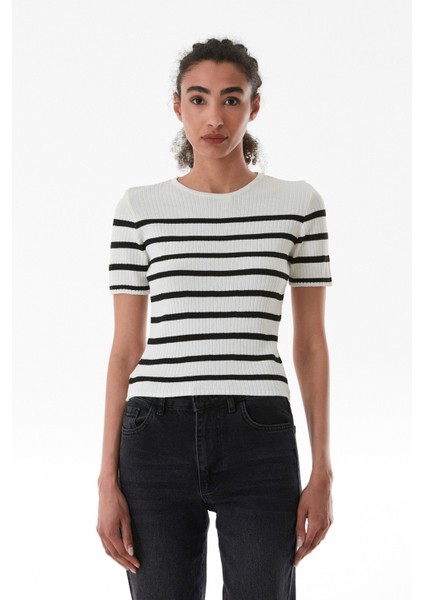 Çizgili Fitilli Bisiklet Yaka Triko Tişört