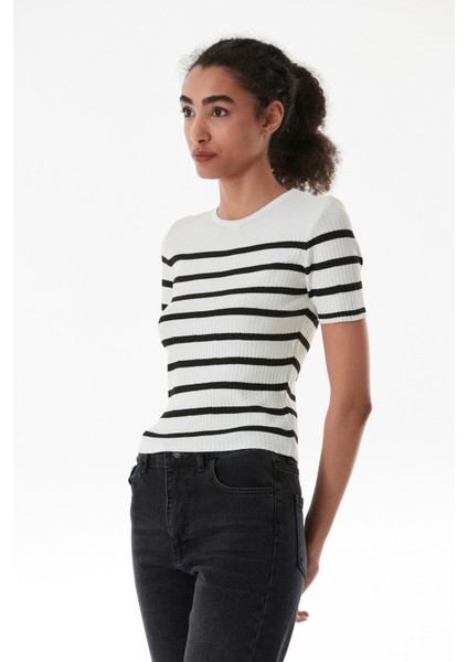 Çizgili Fitilli Bisiklet Yaka Triko Tişört modelleri
