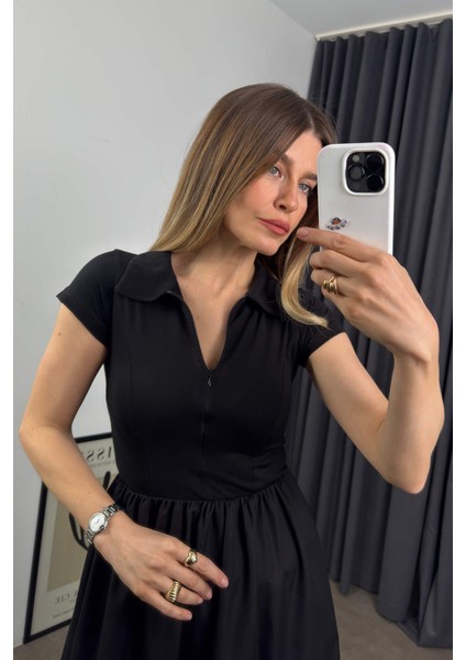 Siyah Kısa Kollu Fermuar Detaylı Gömlek Yaka Çan Elbise fırsatları