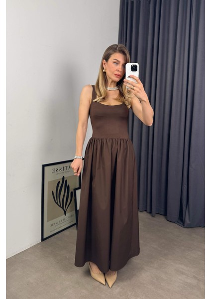 Kahverengi Kalın Askılı Kiloş Etekli Elbise