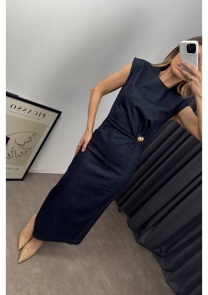 Lacivert Broş Detaylı Yırtmaçlı Kalem Denim Elbise fırsatları