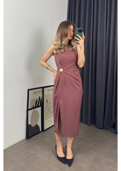 Gül Kurusu Beli Büzgülü Düğme Detaylı Yırtmaçlı Elbise