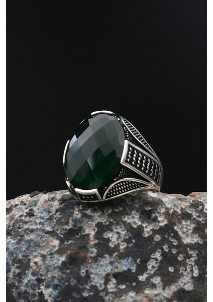 Erkek Yüzüğü Yeşil Zirkon Taşlı Zirkon Taş Süslemeli 925 Ayar Gümüş 901773 modelleri